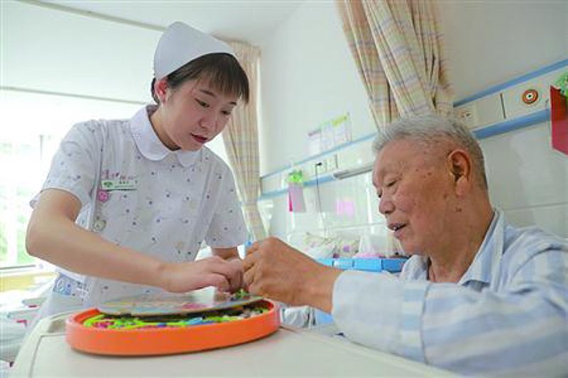 老年护理行业:守护银发人生的安全与幸福