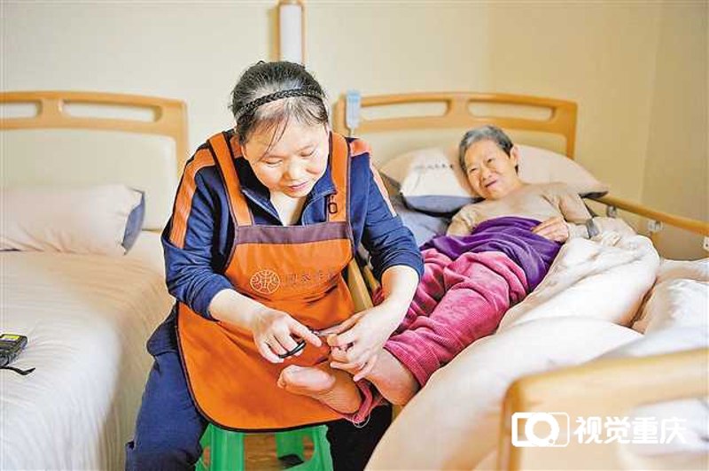 老龄化社会下的失能老人照护:一场无声的救援